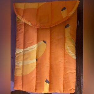 BAGGU puffy laptop sleeve banana NWOT